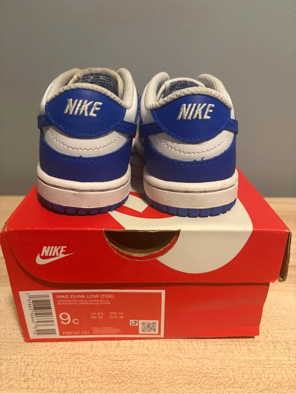 Nike Kids Low-Top Sneakers in Blue and White